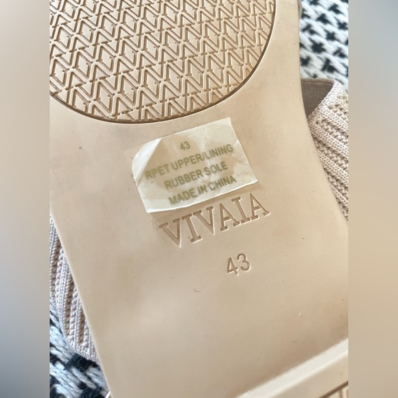 Vivaia Pamela Pro Sandals Size 11 color: Almond Beige $149 - Picture 8 of 13